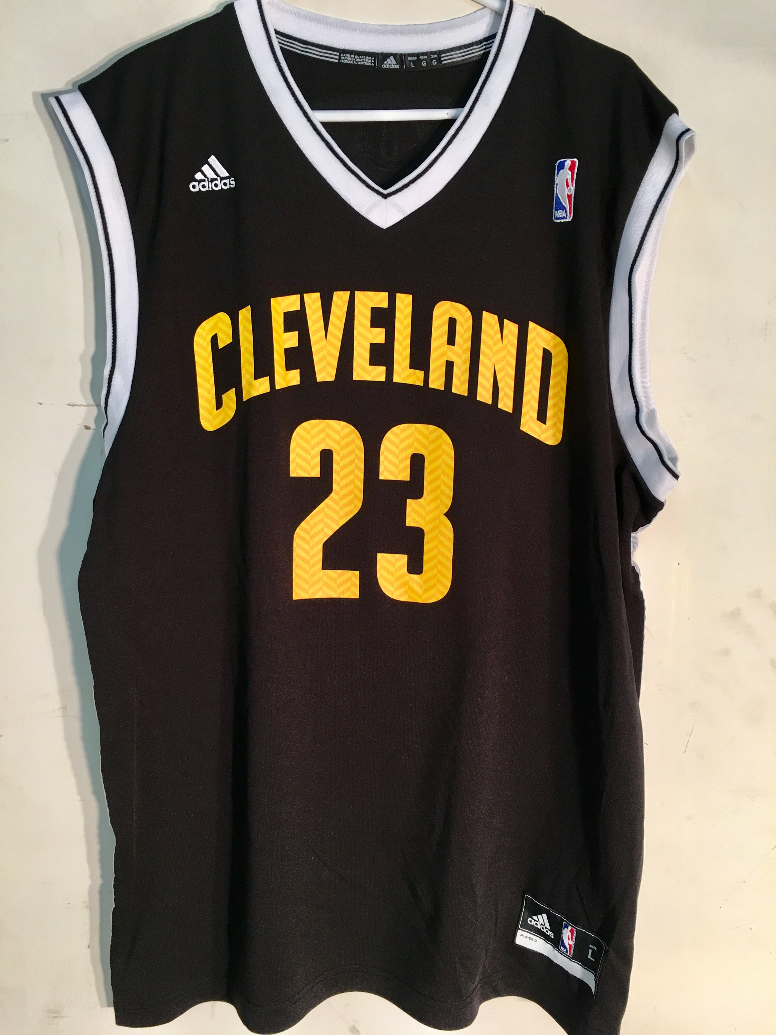 black lebron jersey